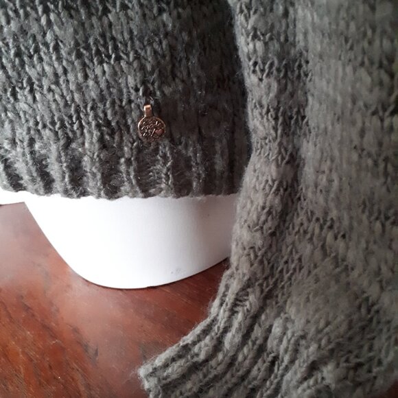 Sweater with Lacy Skull on Front - Sz. Large - Picture 2 of 4